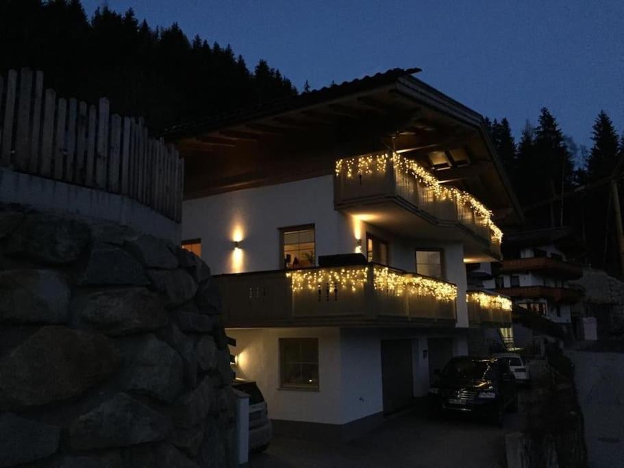 Ferienhaus Zillertal Panorama Blick Balkon Sauna Zellberg Екстер'єр фото